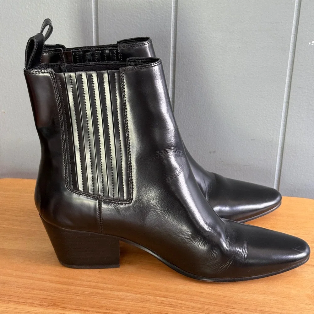 J Crew Piper Ankle Boot 9.5 Shiny Black Leather Western Chelsea Almond Toe BT886
